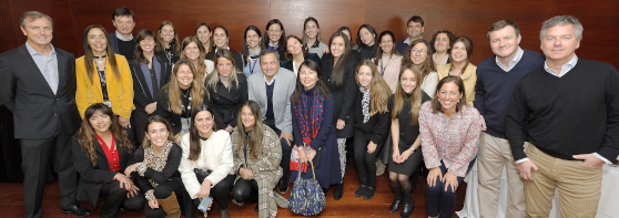 El día en que la mesa de dinero de Bci fue manejada sólo por mujeres