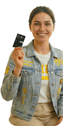 imagen de mujer con Tarjeta de Crédito Bci para Plan Universitario